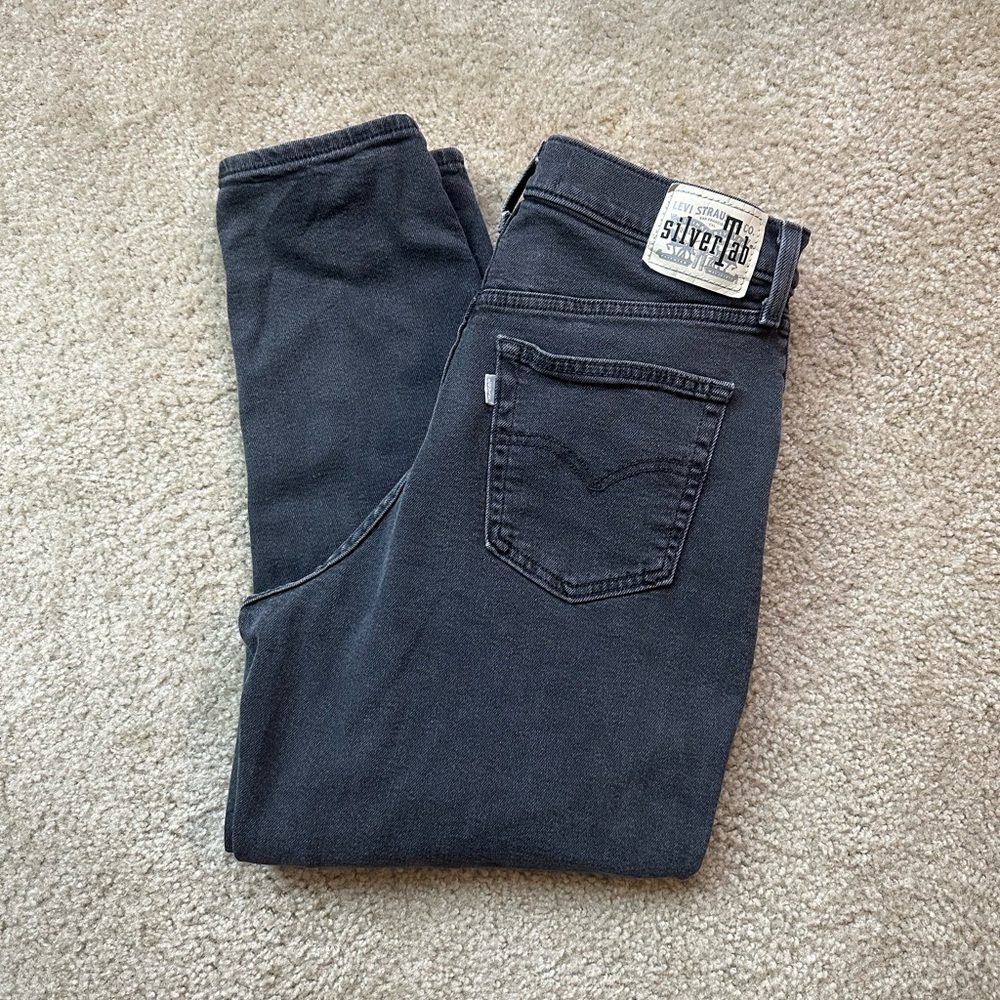 levi’s black mom jeans